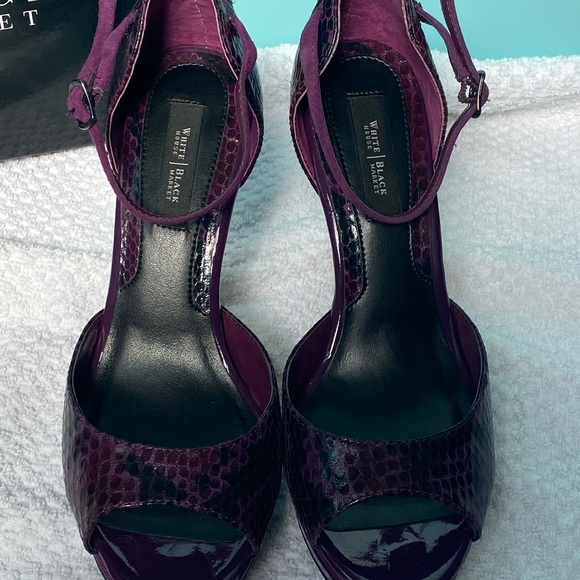 White House Black Market size 7.5 heels. - Picture 2 of 7